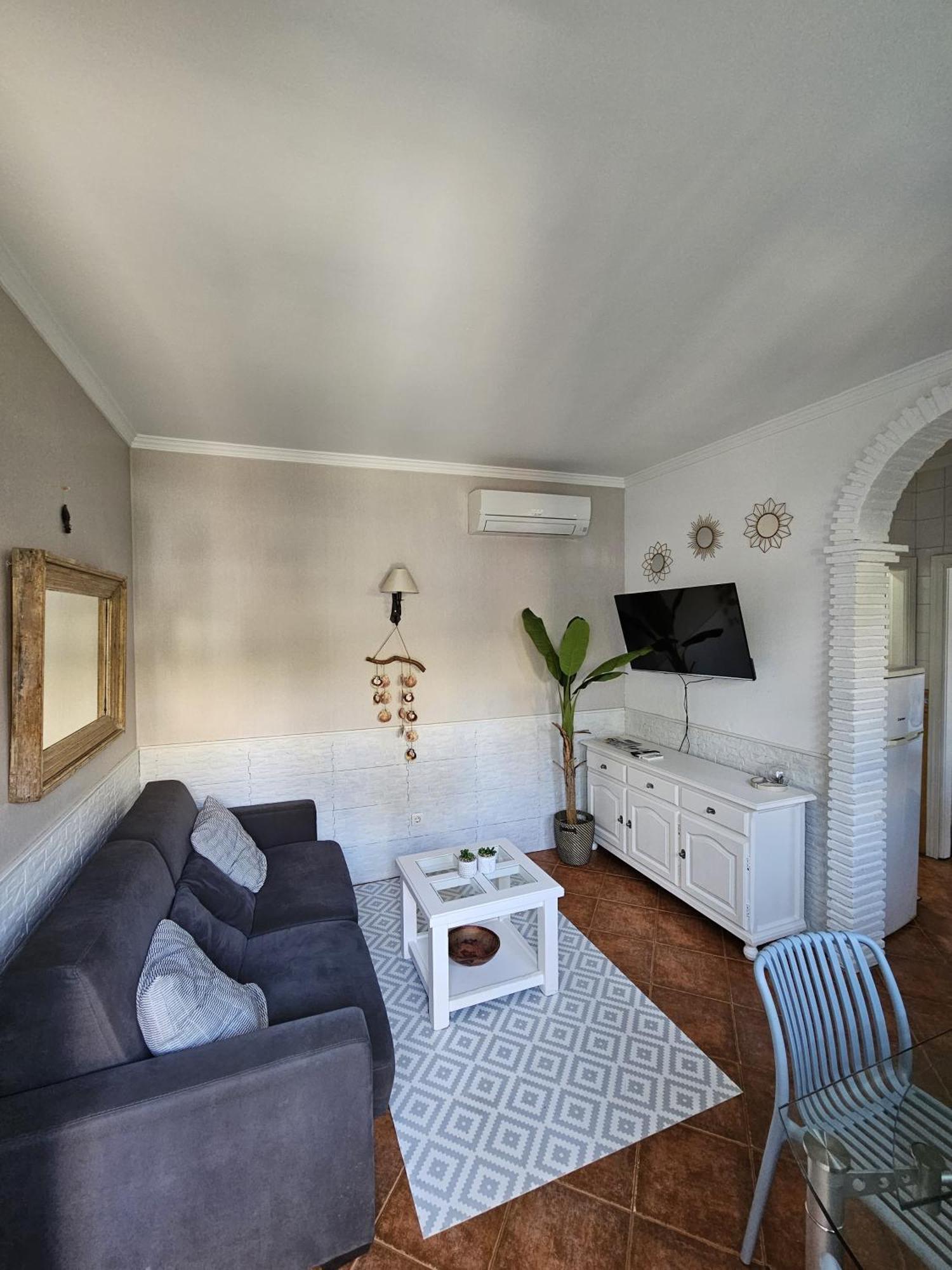 Pedregalejo Beach House Apartment Малага Екстериор снимка