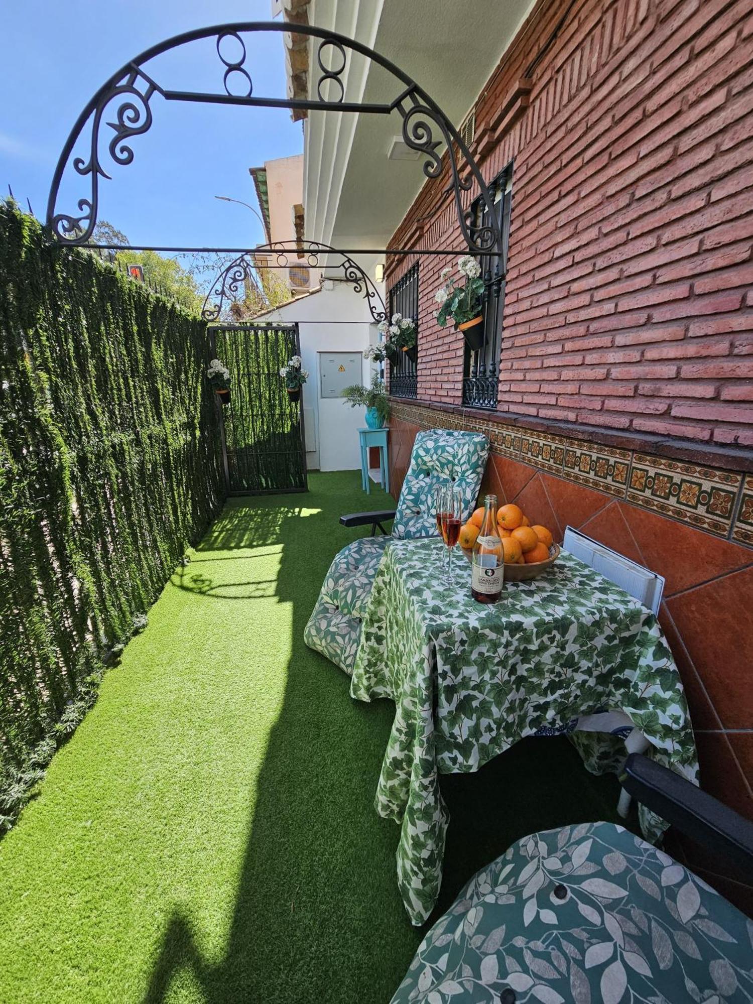 Pedregalejo Beach House Apartment Малага Екстериор снимка